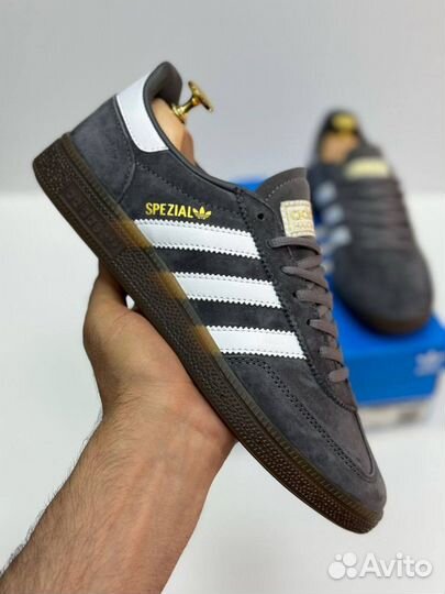 Кроссовки adidas spezial