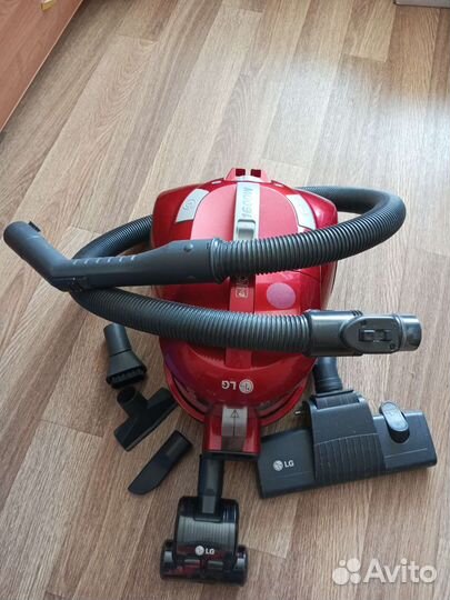 Пылесос Scarlett