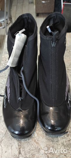 Лыжные ботинки atomic