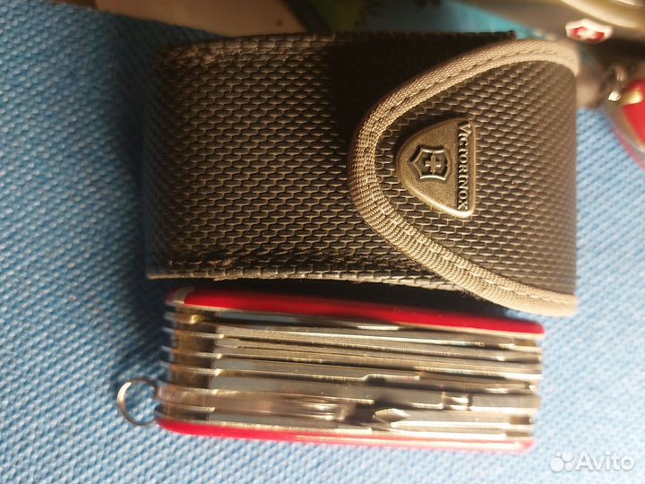 Нож викторинокс swisschamp
