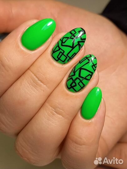 Маникюр, педикюр 