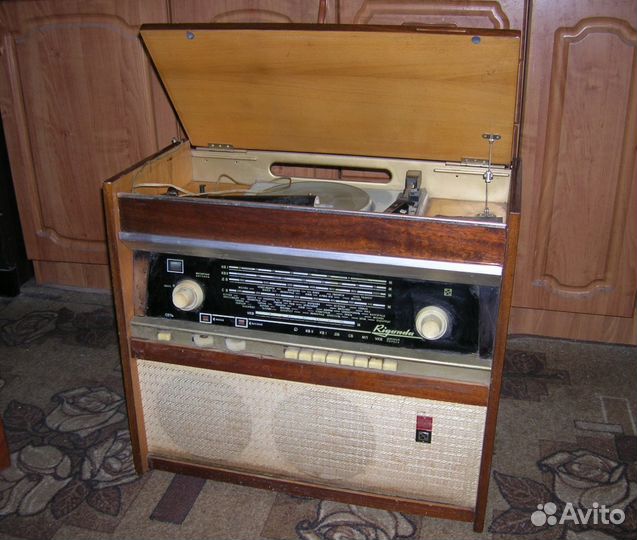 Радиоприемники. Магнитола. Радио. Магнитофон. СССР