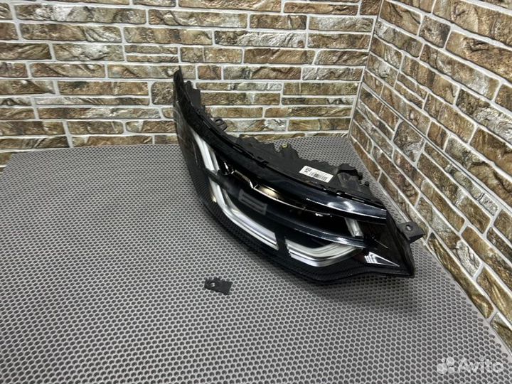 Фара правая Land Rover Discovery V