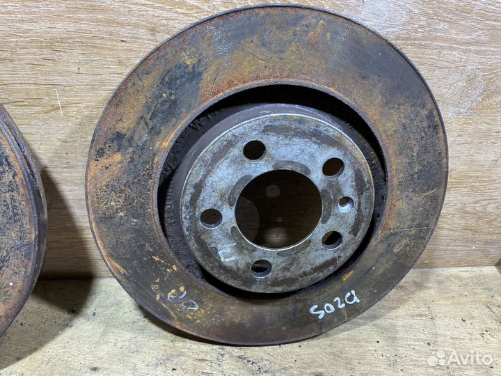 Комплект передних тормозных дисков VW Golf 4 D205