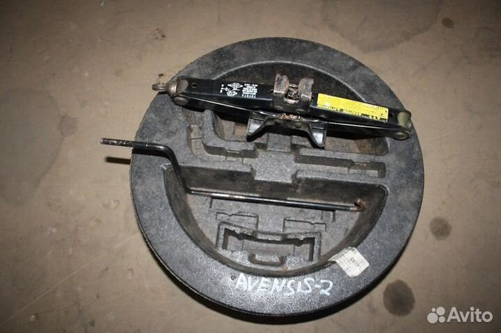 Домкрат toyota avensis II 2003-2008