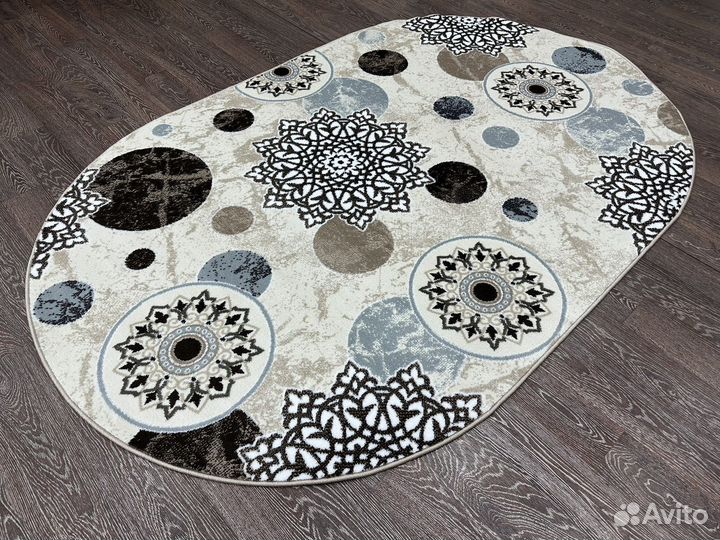 Ковер овальный 1.5*2.3 новый