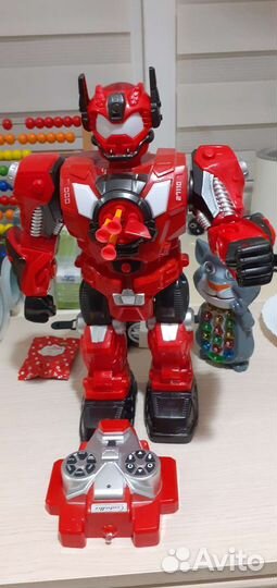 Большой робот,музыкальный,ходит