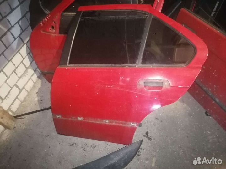 Дверь задняя левая BMW 3 e36