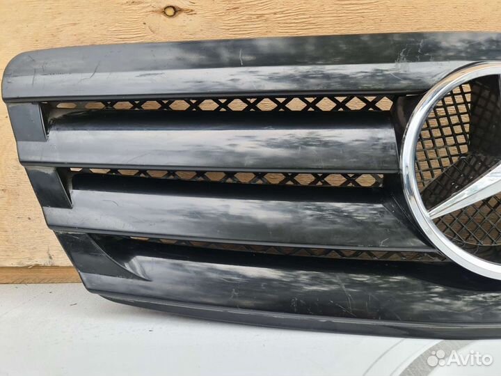 Решетка радиатора Mercedes W220