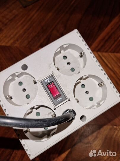 Стабилизатор напряжения