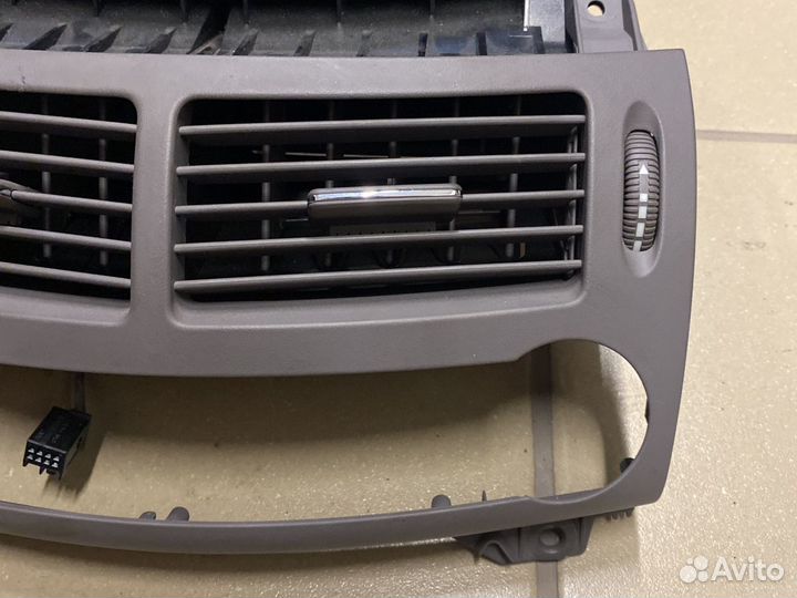 Воздуховод центральный mercedes w211