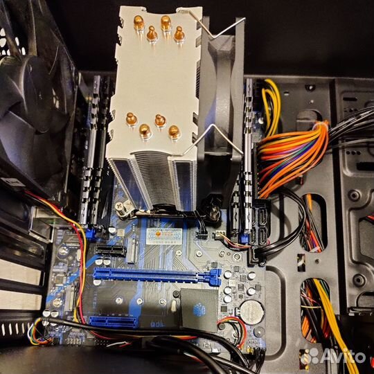 Процессор E5 2667 v4 (комплект для игровой сборки)