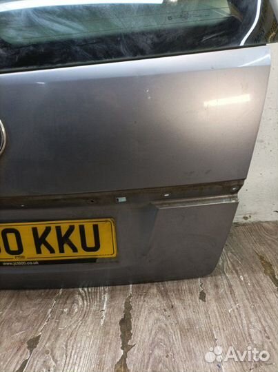 Крышка багажника Opel Zafira B минивен правый руль