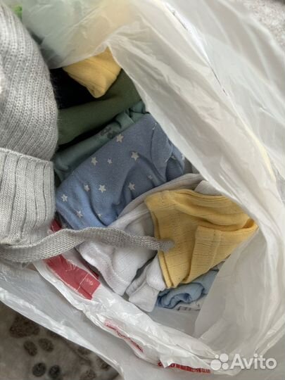 Вещи на мальчика 2-6 месецев