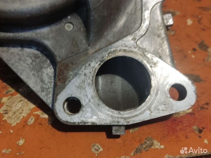 Помпа охлождающей жидкости mitsubishi 6g72 24V