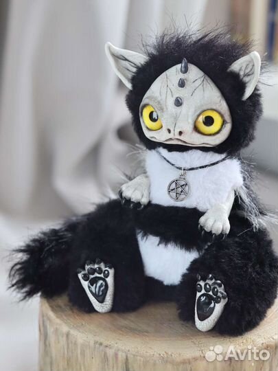Игрушка ручной работы готический Пухляш