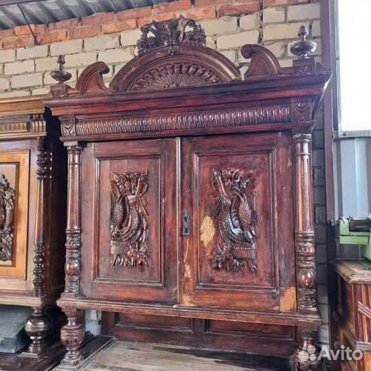 Антикварный буфет