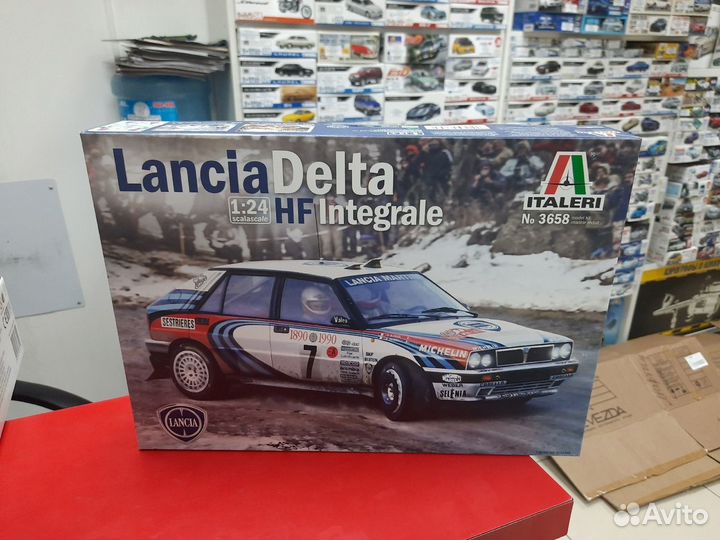 3658ит lancia delta HF integrale 1:24 Italeri