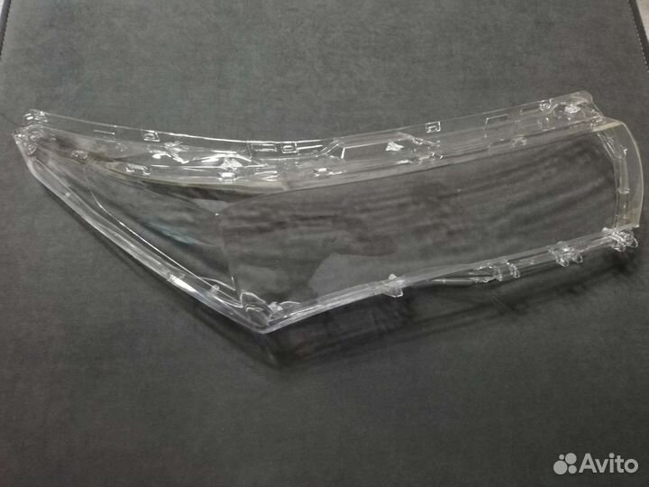 Стекло фары Toyota Corolla 180 (2014-16)