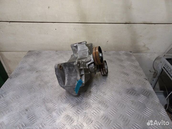 Кронштейн генератора Skoda Octavia A4 1.4 16V BCA