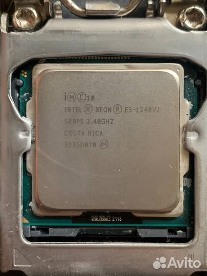 Материнская плата с процессором и памятью