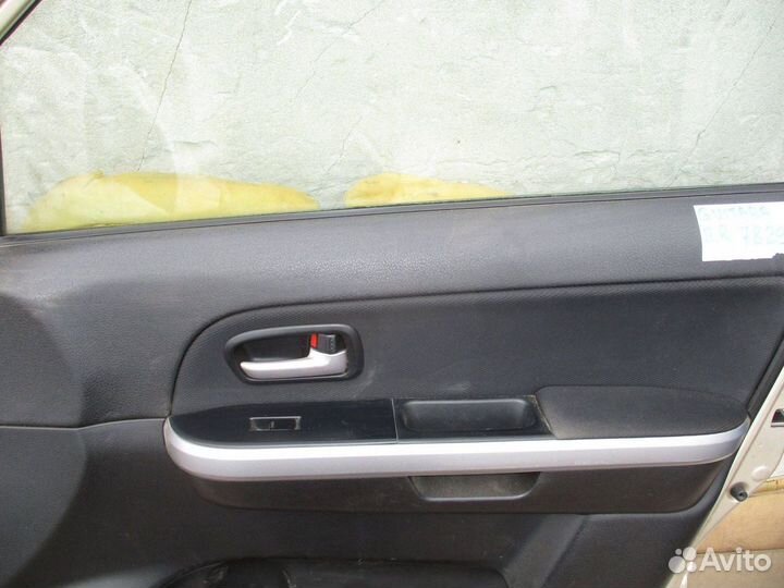 Обшивка двери П/П Suzuki Grand Vitara 3
