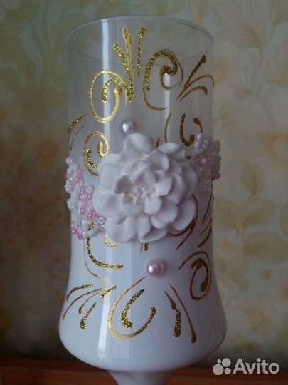 Белые свадебные бокалы