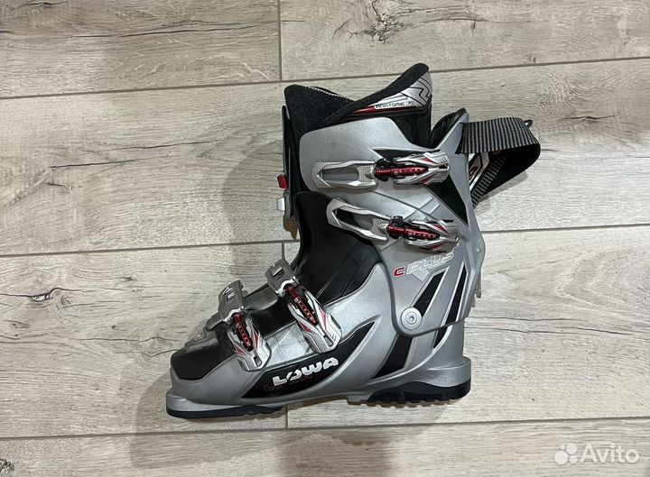 Горнолыжный набор - лыжи,ботинки, палки