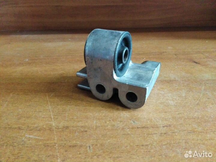 Сайлентблок балки задний левый Volvo V70 1997