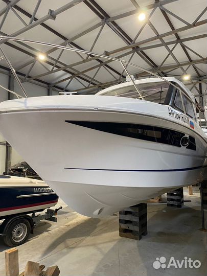 Яхта Beneteau Antares 8.8 350 л.с