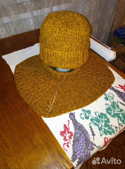 Мужская зимняя шапка вязаная с манишкой