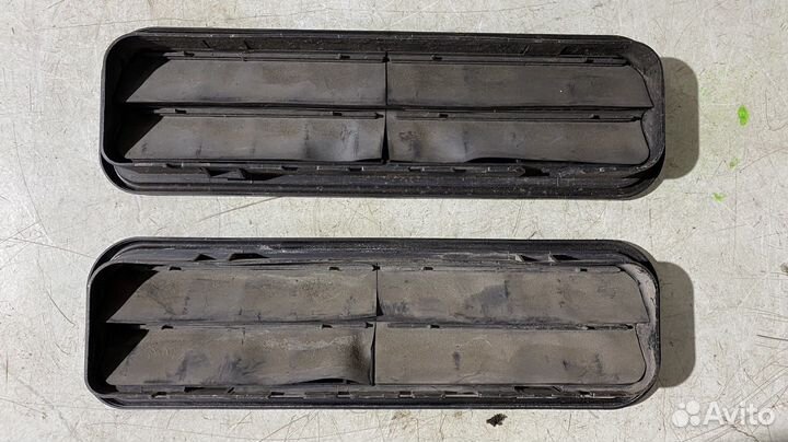 Решетка вентиляции кузова Mercedes Benz W211