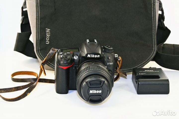 Nikon D7000 16.2MP цифрозеркалка Kit AF-S VR 18-55