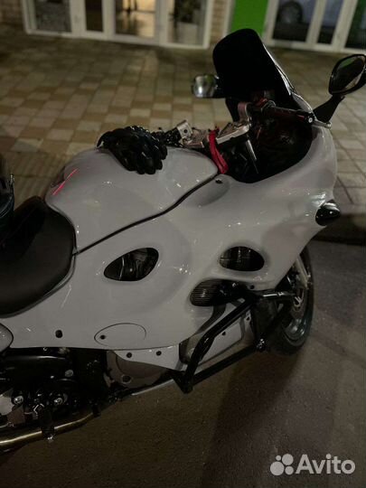 Спорт турист Suzuki GSX750 F после детейлинга