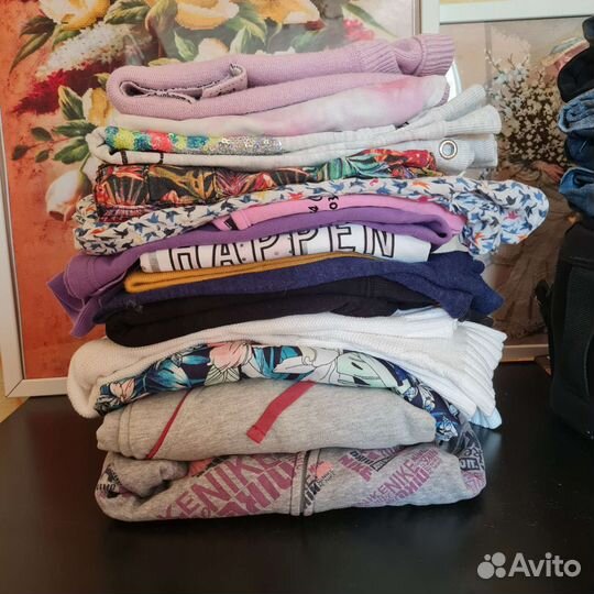 Одежда для девочки пакетом 152-158