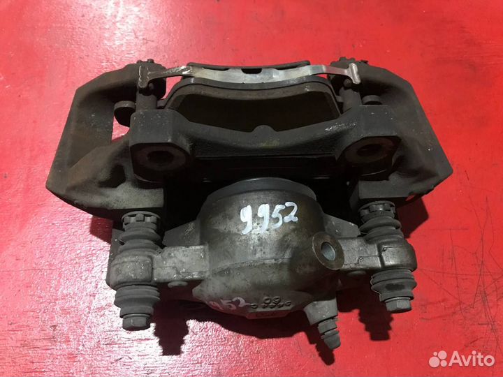 Суппорт передний правый Mercedes-Benz E-Class w212