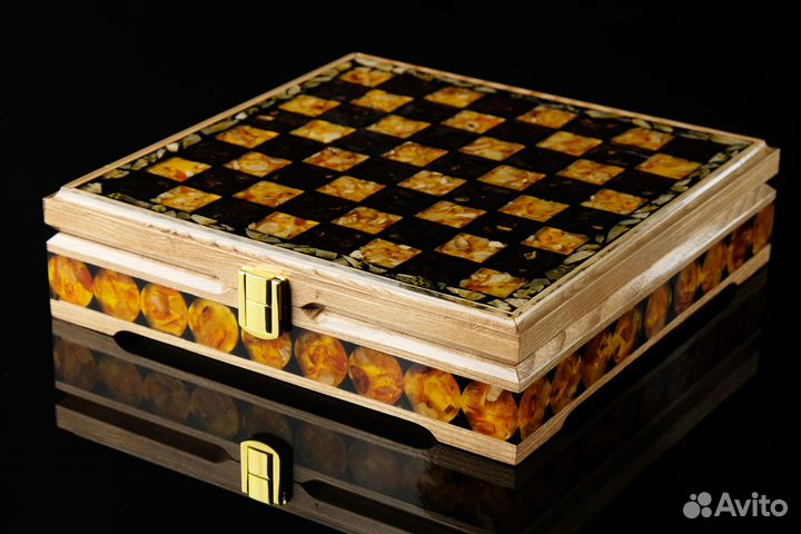Янтарные шахматы. Шахматы из Янтаря. Янтарь. 00007
