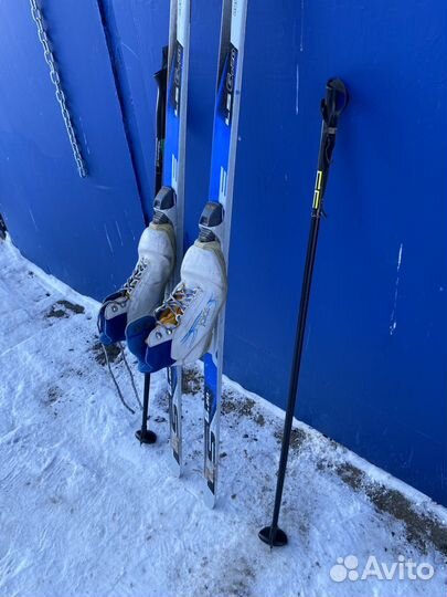 Лыжи с ботинкамии и с палками