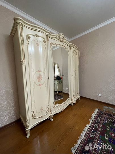 Спальный гарнитур