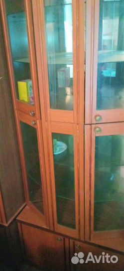 Сервант витрина бу