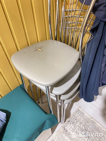 Стол со стульями