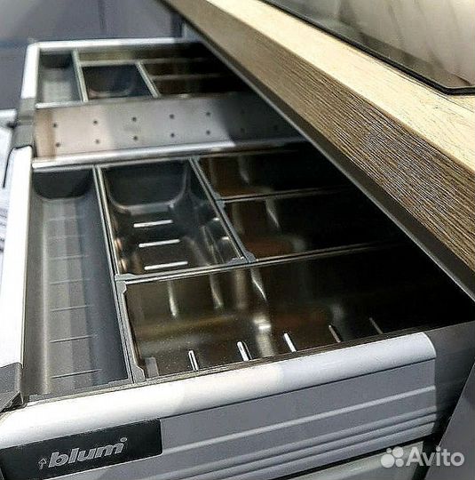 Кухня до потолка