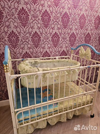 Детская кроватка