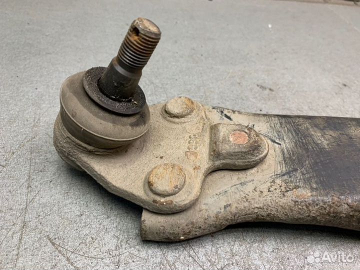 Рычаг передний правый Toyota Avensis T250