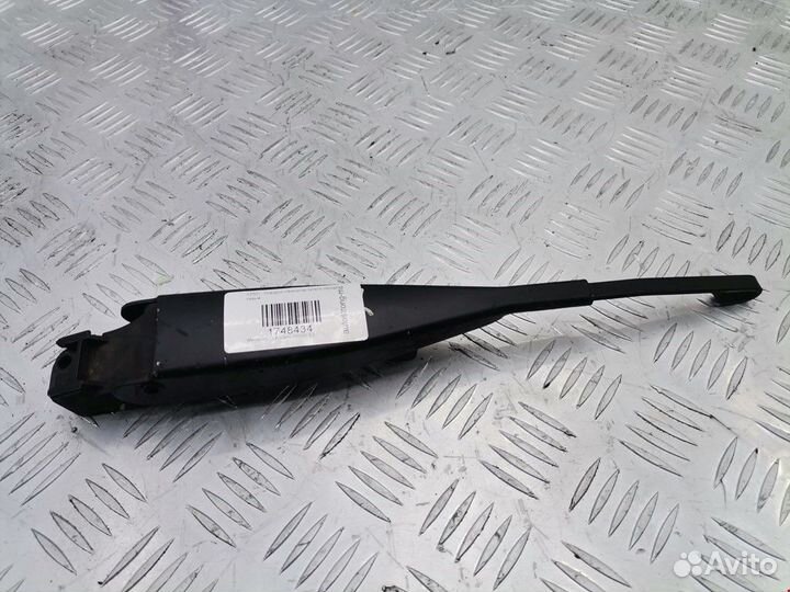 Щеткодержатель (поводок стеклоочистителя, дворник)