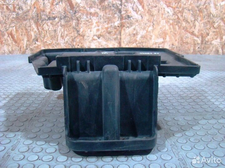 KIA Sportage 3 Крепление АКБ