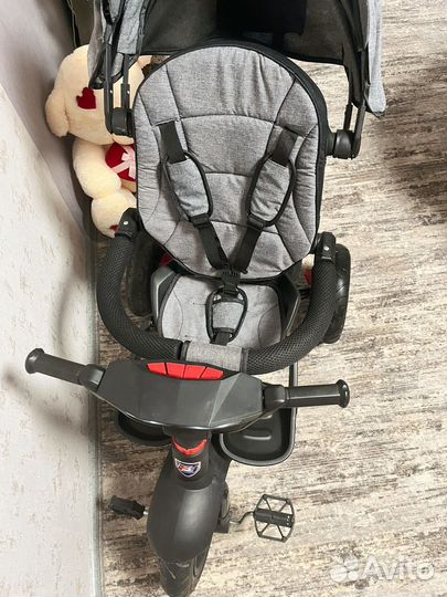 Трехколесный велосипед с ручкой