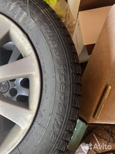 Hankook Winter I'Cept IZ2 215/60 R16