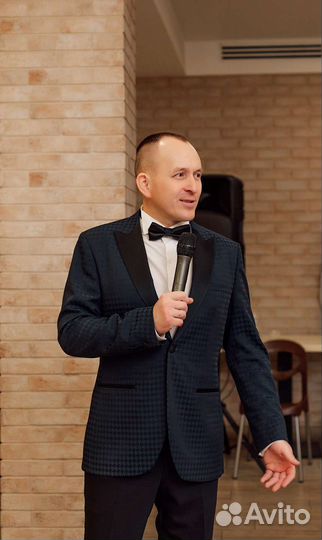 Ведущий + DJ + звук и свет