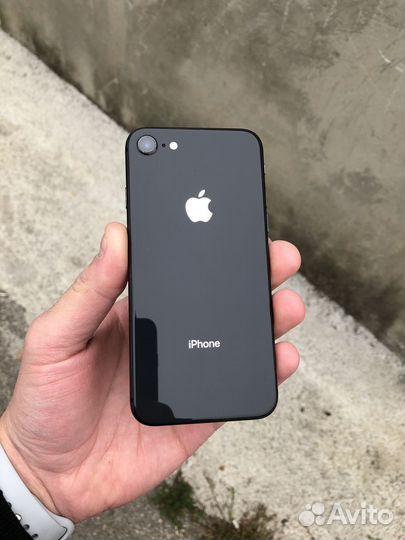 iPhone 8, 128 ГБ